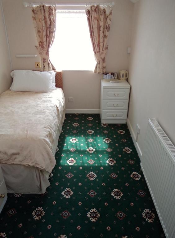 Hunters Lodge Guest House Southampton Bilik gambar