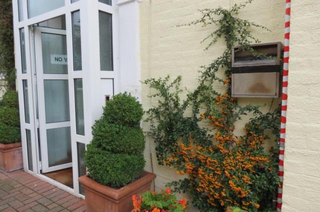 Hunters Lodge Guest House Southampton Luaran gambar